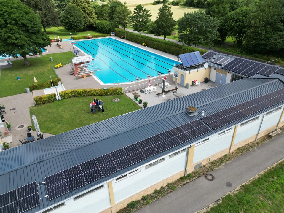 2026Q3_Freibad_PV_EAM_HD.JPG 2026Q3_Freibad_PV_EAM_HD © EAM GmbH & Co. KG